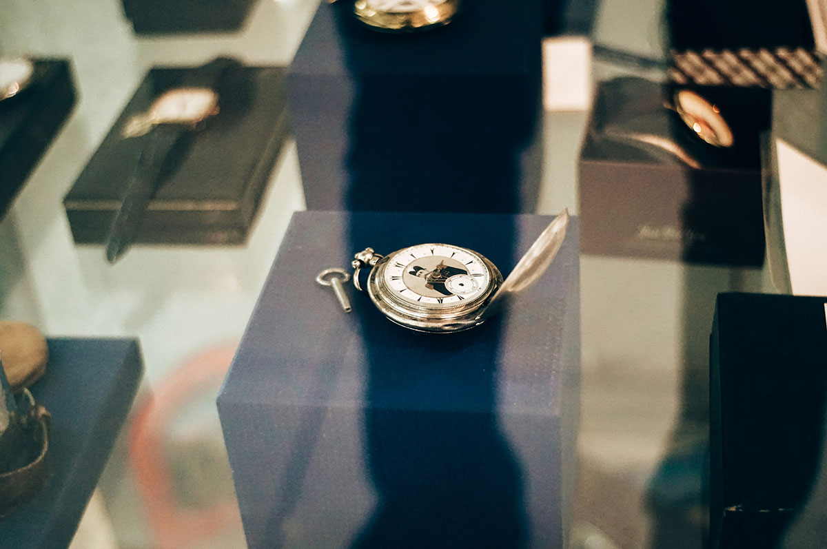 How to Tell If an Antique Watch Is Valuable