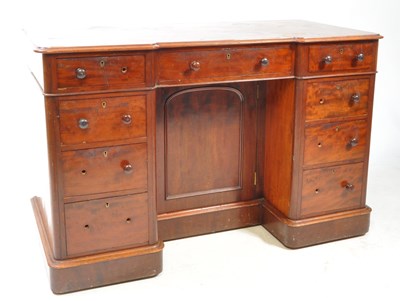 Lot 1004 - VICTORIAN 19TH CENTURY FLAME MAHOGANY OFFICE DESK