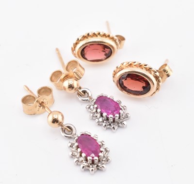 Lot 253 - TWO PAIRS OF GOLD & GEM SET EARRINGS