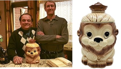 Lot 90 - ONLY FOOLS & HORSES - SIR DAVID JASON SIGNED LION CIGAR JAR