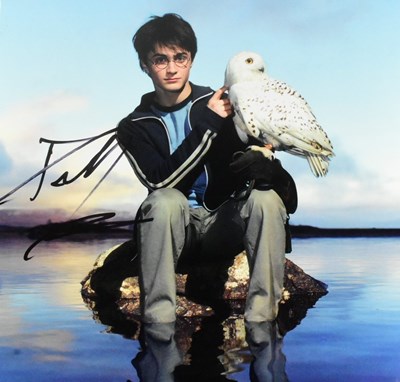 Lot 8 - HARRY POTTER - DANIEL RADCLIFFE - AUTOGRAPHED 11X12" PHOTO