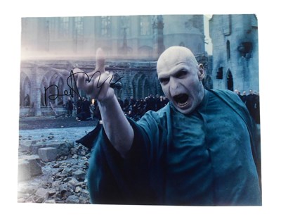 Lot 229 - HARRY POTTER - RALPH FIENNES (VOLDEMORT) - SIGNED 11X14" PHOTO