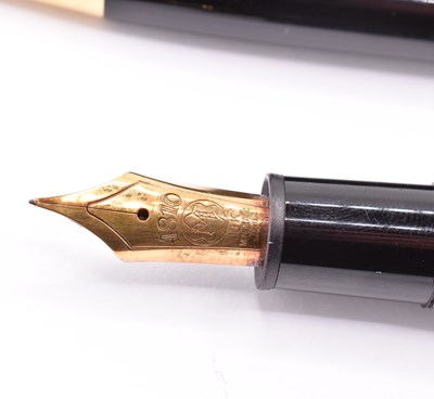 Lot 403 - MONT BLANC NO 146 18CT GOLD NIB FOUNTAIN PEN & ROLLER BALL PEN