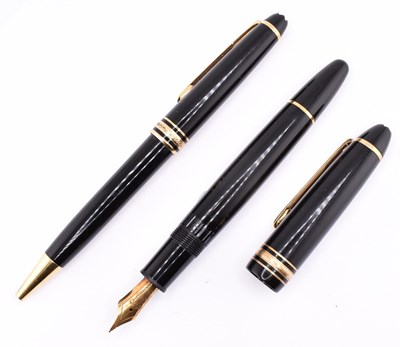 Lot 403 - MONT BLANC NO 146 18CT GOLD NIB FOUNTAIN PEN & ROLLER BALL PEN