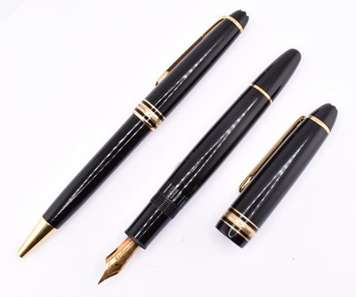 Lot 403 - MONT BLANC NO 146 18CT GOLD NIB FOUNTAIN PEN & ROLLER BALL PEN