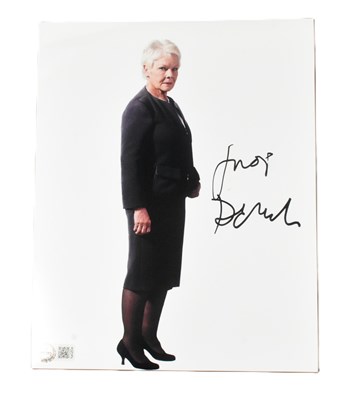 Lot 194 - JAMES BOND - DAME JUDI DENCH - SIGNED 8X10" COLOUR PHOTOGRAPH - AFTAL