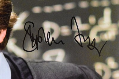 Lot 101 - STEPHEN FRY - AUTOGRAPHED 8X10" COLOUR PHOTOGRAPH - AFTAL