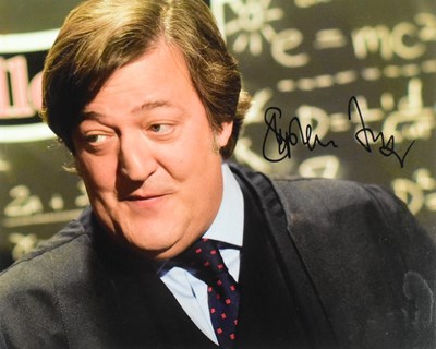 Lot 101 - STEPHEN FRY - AUTOGRAPHED 8X10" COLOUR PHOTOGRAPH - AFTAL