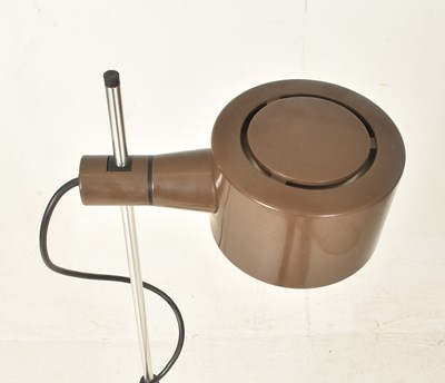 Lot 499 - RONALD HOLMES FOR CONELIGHT - VINTAGE ADJUSTABLE STANDING LIGHT