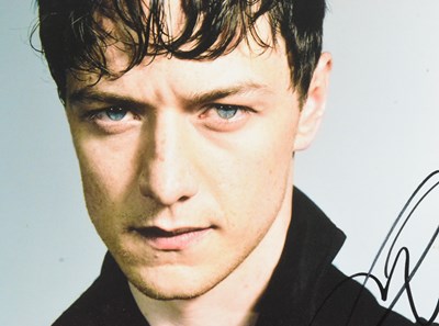 Lot 146 - JAMES MCAVOY - AUTOGRAPHED 8X10" COLOUR PHOTOGRAPH - AFTAL