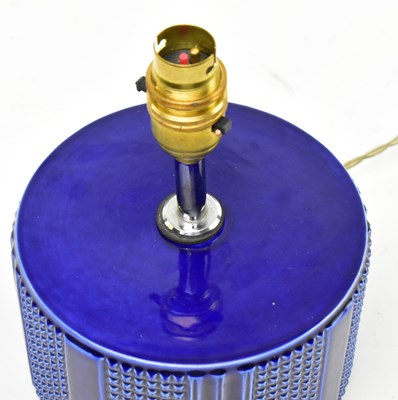 Lot 307 - POOLE POTTERY - HELIX LAMP - VINTAGE MID CENTURY COBALT CERAMIC DESK LAMP