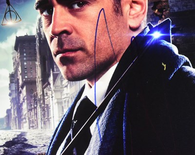 Lot 123 - FANTASTIC BEASTS - COLIN FARRELL - SIGNED 8X10" PHOTO - AFTAL