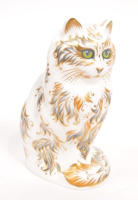 Lot 33 - ROYAL CROWN DERBY - FIFI THE CAT PAPERWEIGHT