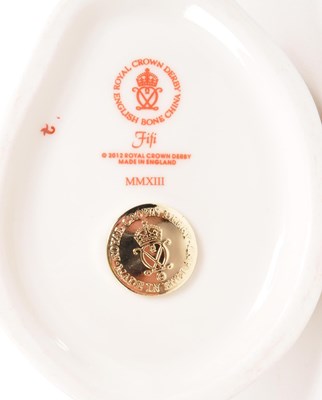 Lot 33 - ROYAL CROWN DERBY - FIFI THE CAT PAPERWEIGHT