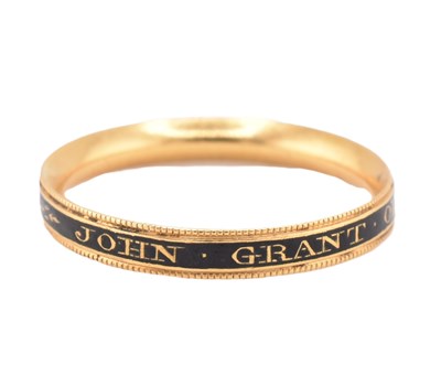 Lot 152 - GEORGIAN GOLD MOURNING BAND RING