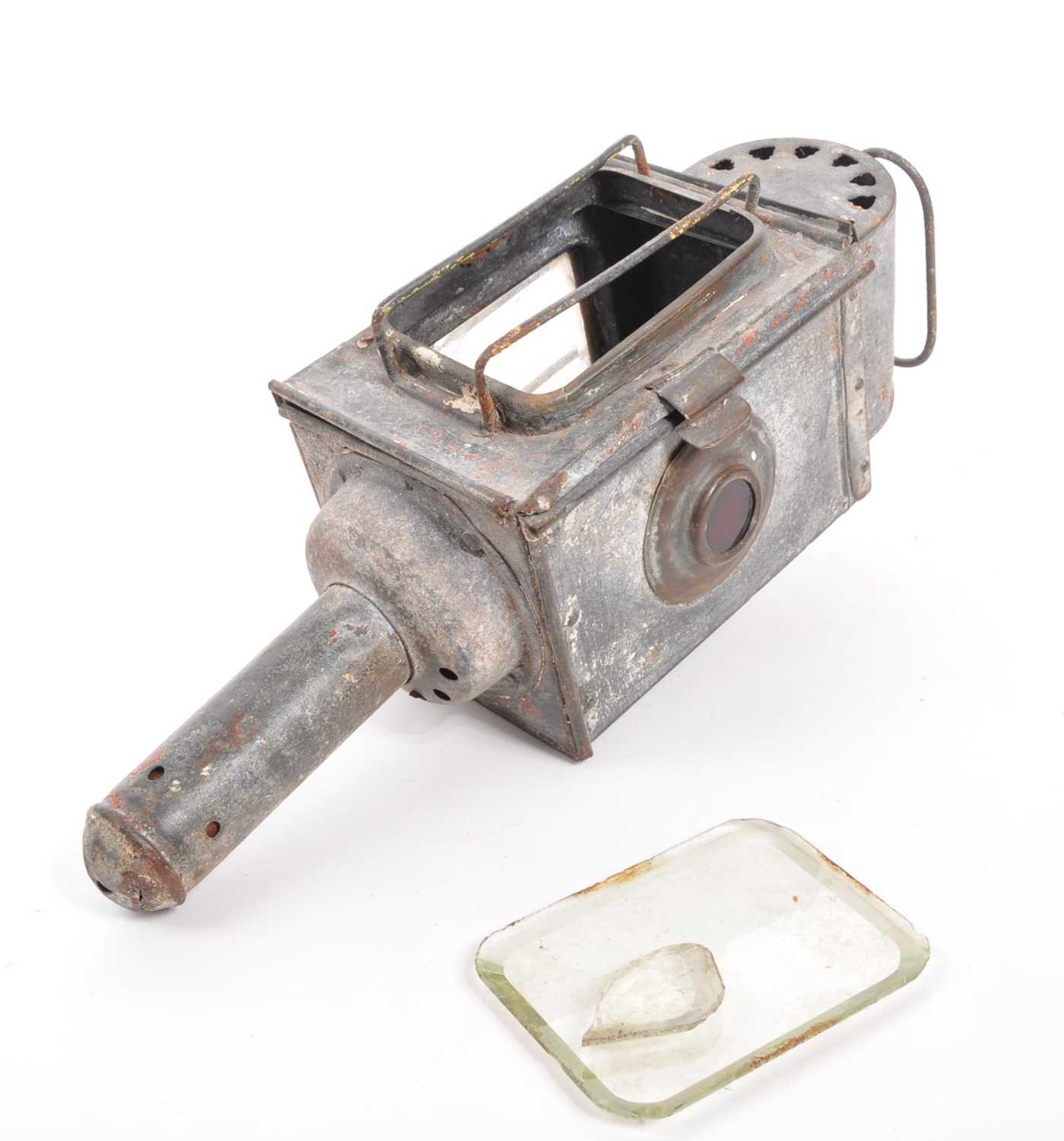 Lot 439 - EARLY 20TH CENTURY RAILWAY TRAVEL LANTERN