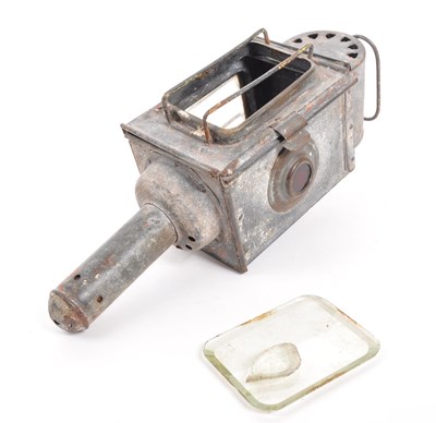 Lot 439 - EARLY 20TH CENTURY RAILWAY TRAVEL LANTERN