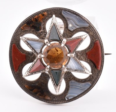 Lot 72 - VICTORIAN SCOTTISH SILVER & AGATE BROOCH PIN