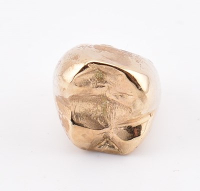 Lot 276 - GOLD CROWN AFFIXED TO TOOTH