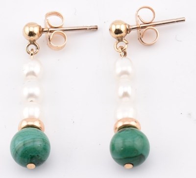 Lot 279 - GOLD & MALACHITE EARRINGS & PENDANT