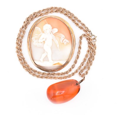 Lot 329 - CAMEO BROOCH PIN & AMBER PENDANT NECKLACE