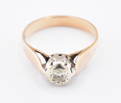 Lot 239 - GOLD & DIAMOND SOLITAIRE RING