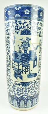 Lot 197 - QING DYNASTY BLUE AND WHITE SLEEVE VASE 清 青花博古筒瓶