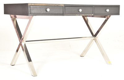 Lot 828 - ANDREW MARTIN - HIGH END CONTEMPORARY BLACK LEATHER & CHROME WRITING DESK