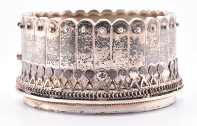 Lot 37A - VICTORIAN SILVER HINGED BANGLE