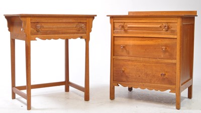 Lot 1044 - ARTS & CRAFTS - EARLY 20TH CENTURY OAK CHEST OF DRAWERS W/ TABLE