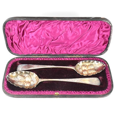 Lot 65 - CASED SILVER HALLMARKED BERRY SPOON SET - LONDON 1788