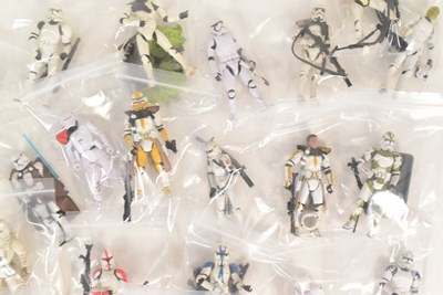 Lot 255 - STAR WARS - CLONE WARS / ATTACK OF THE CLONES - ACTION FIGURES