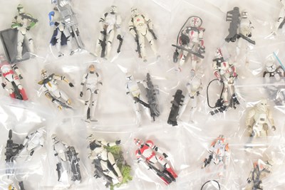 Lot 255 - STAR WARS - CLONE WARS / ATTACK OF THE CLONES - ACTION FIGURES