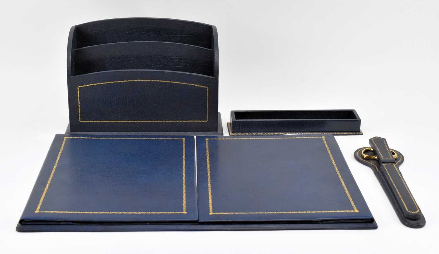 Lot 113 - JARROLDS KNIGHTSBRIDGE - MOROCCO LEATHER DESK SET IN NAVY