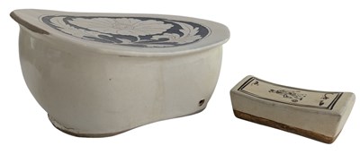 Lot 207 - SONG OR LATER CIZHOU POTTERY FLORAL PILLOW 宋或以后磁州剔花枕头