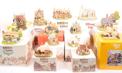 Lot 252 - LILLIPUT LANE - COLLECTION OF LILLIPUT LANE RESIN COTTAGES