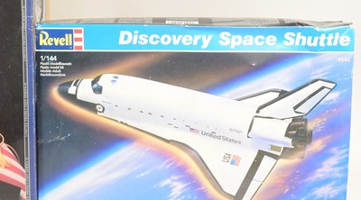 Lot 299 - MODEL KITS - X2 REVELL PLASTIC MODEL KITS