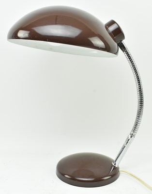 Lot 558 - BAUHAUS STYLE 20TH CENTURY BROWN METAL GOOSENECK DESK LAMP