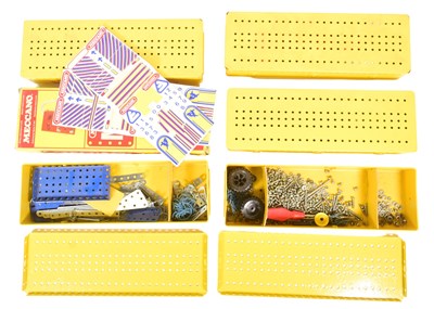 Lot 303 - MECCANO - STORAGE TINS & CONSTRUCTOR SET PARTS