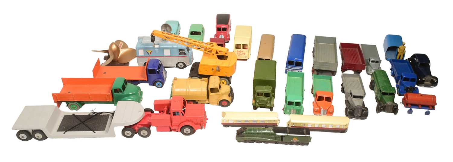 Lot 73 - DIECAST - COLLECTION OF VINTAGE DINKY TOYS DIECAST MODELS