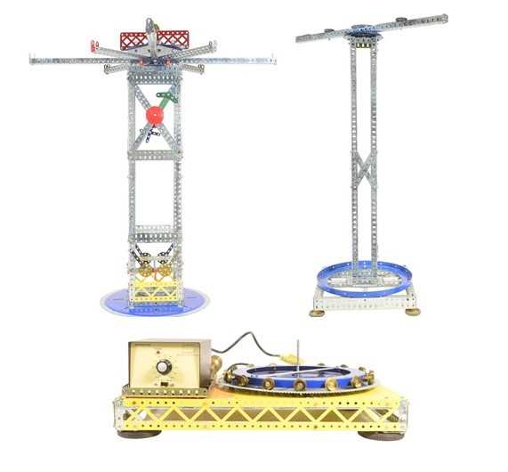 Lot 77 - MECCANO - COLLECTION OF MECCANO CONSTRUCTOR PARTS