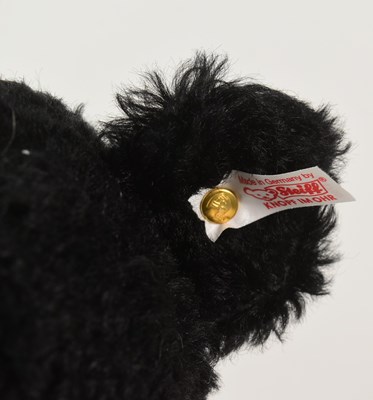 Lot 60 - TEDDY BEARS - LIMITED EDITION STEIFF ' WINNIPEG ' BEAR