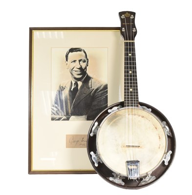 Lot 9 - GEORGE FORMBY - AUTOGRAPHED BANJOLELE & DISPLAY