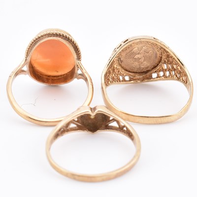Lot 258 - THREE 9CT GOLD RINGS INCLUDING SIGNET & CAMEO RINGS