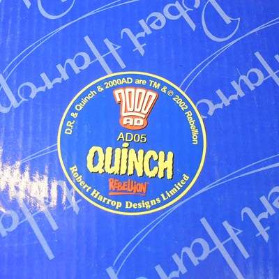 Lot 618 - 2000AD JUDGE DREDD - ROBERT HARROP - LARGE SCALE RESIN STATUE