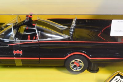Lot 41 - DIECAST - HOT WHEELS 1/18 SCALE DIECAST BATMOBILE