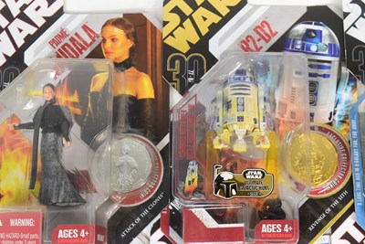 Lot 402 - STAR WARS - 30TH ANNIVERSARY COLLECTION - MOC CARDED FIGURES