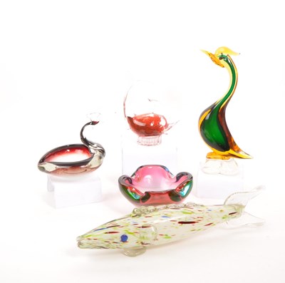 Lot 42 - COLLECTION OF MID CENTURY STUDIO ART GLASS BIRDS & FISH