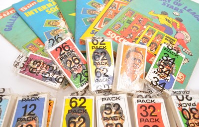 Lot 539 - LARGE COLLECTION OF 1960S / 70S SUN SOCCER CARDS & ALBUMS