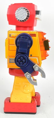 Lot 436 - TINPLATE TOYS - VINTAGE JAPANESE SUPER GIANT ROBOT